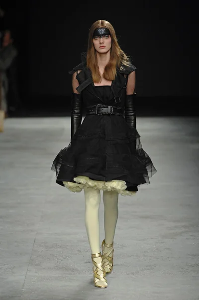 Look 9